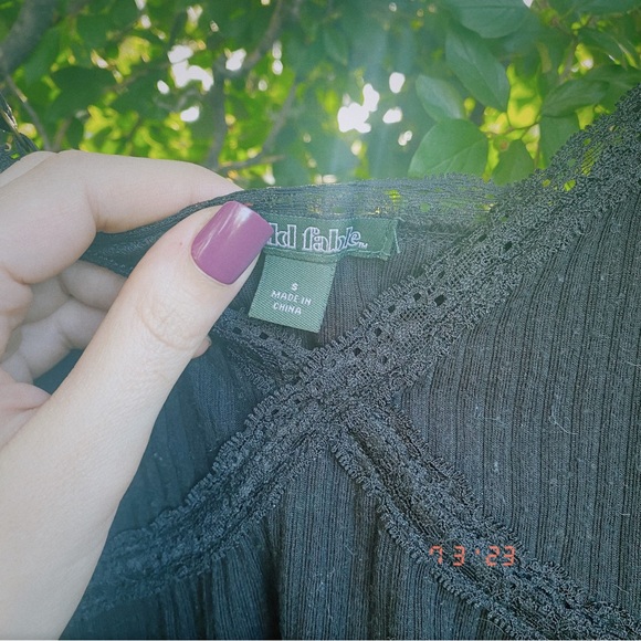 🌼 4 for $40 Flower Bundle Sale 🌼 Wild Fable Black Cropped Lace Tank | Size S - Picture 2 of 4